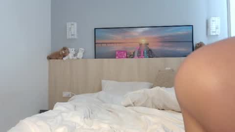 Snapshot of ellamirax chatting on 21, 6, 2026 Ella Mira online show from 21, 6, 2026