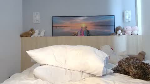 Snapshot of ellamirax chatting on 22, 6, 2026 Ella Mira online show from 22, 6, 2026