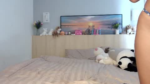 Snapshot of ellamirax chatting on 6, 7, 2026 Ella Mira online show from 6, 7, 2026