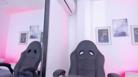 Ella online show from 9, 1, 2026