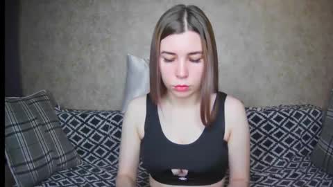 EllaNuar online show from 19, 12, 2024