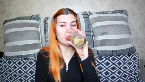 EllaNuar online show from 15, 9, 2025