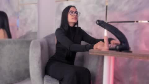  ella  online show from 29, 11, 2025