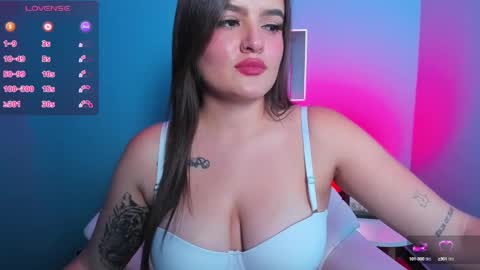 ellarosee_ online show from 8, 2, 2025