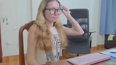 Snapshot of ellcrys chatting on 13, 10, 2025 im Elsa lets go Subscribe to my OF and Youtube -35 online show from 13, 10, 2025