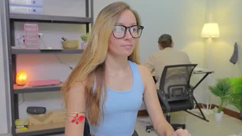 Snapshot of ellcrys chatting on 3, 11, 2025 im Elsa lets go Subscribe to my OF and Youtube -35 online show from 3, 11, 2025