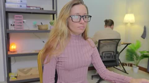 Snapshot of ellcrys chatting on 6, 11, 2025 im Elsa lets go Subscribe to my OF and Youtube -35 online show from 6, 11, 2025