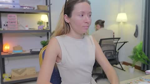 Snapshot of ellcrys chatting on 26, 11, 2025 im Elsa lets go Subscribe to my OF and Youtube -35 online show from 26, 11, 2025