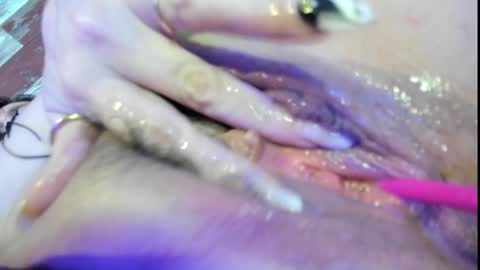 ELLE online show from 6, 2, 2025