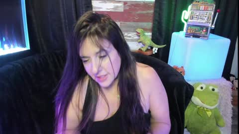 ELLE online show from 8, 2, 2025