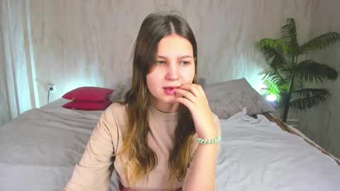 elle_ellise online show from 24, 10, 2025