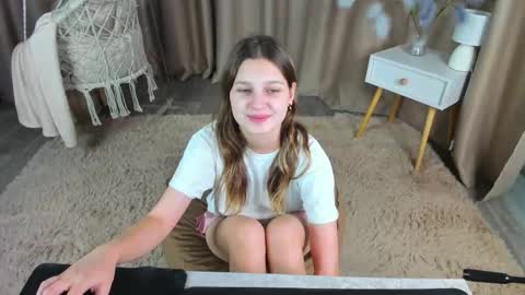 elle_ellise online show from 25, 10, 2025