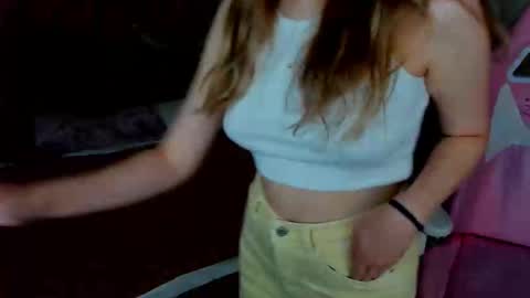 elle_ellise online show from 27, 10, 2025