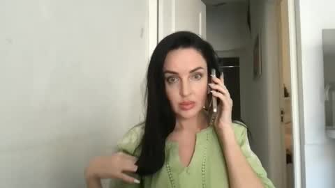 Snapshot of elle_melle chatting on 12, 1, 2025 elle_melle online show from 12, 1, 2025