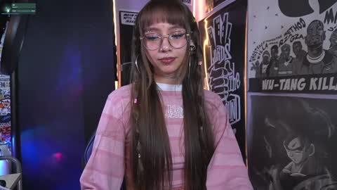 Snapshot of elle_uwu chatting on 7, 1, 2025 follow me on instagram . online show from 7, 1, 2025