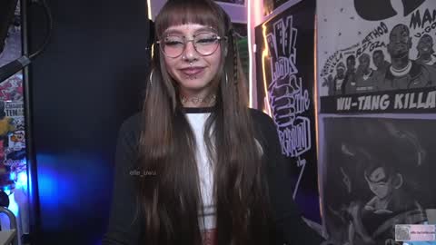 Snapshot of elle_uwu chatting on 12, 1, 2025 follow me on instagram . online show from 12, 1, 2025