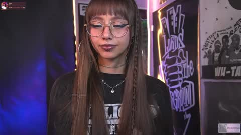 Snapshot of elle_uwu chatting on 17, 1, 2025 follow me on instagram . online show from 17, 1, 2025