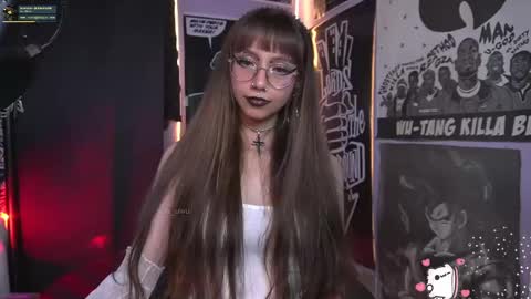Snapshot of elle_uwu chatting on 14, 2, 2025 follow me on instagram . online show from 14, 2, 2025