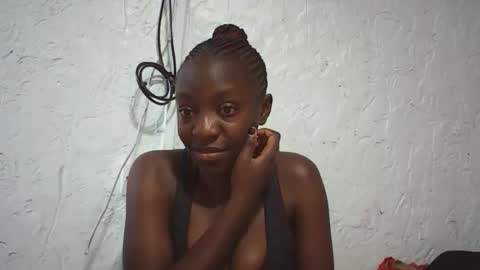 aishamalia online show from 3, 11, 2025