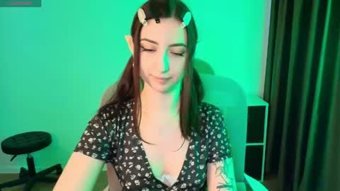 Snapshot of ellfkiss chatting on 18, 5, 2026 alice online show from 18, 5, 2026