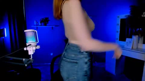 Snapshot of ellie_fire chatting on 2, 10, 2025 Ellie online show from 2, 10, 2025