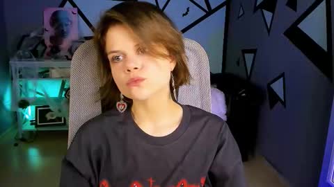 elliemurler online show from 22, 10, 2025