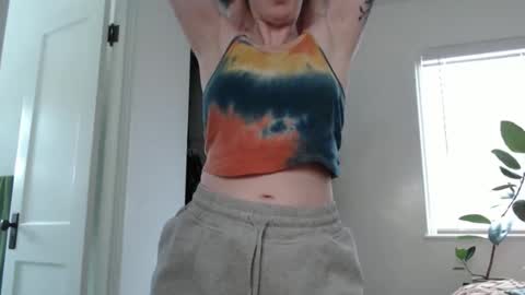 Snapshot of ellierowyn chatting on 6, 4, 2026 Ellie Rowyn online show from 6, 4, 2026