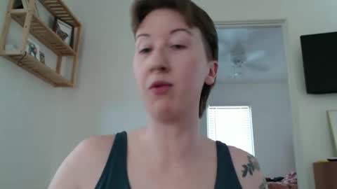 Snapshot of ellierowyn chatting on 18, 4, 2026 Ellie Rowyn online show from 18, 4, 2026