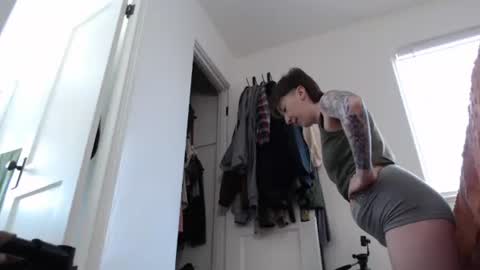 Snapshot of ellierowyn chatting on 13, 5, 2026 Ellie Rowyn online show from 13, 5, 2026