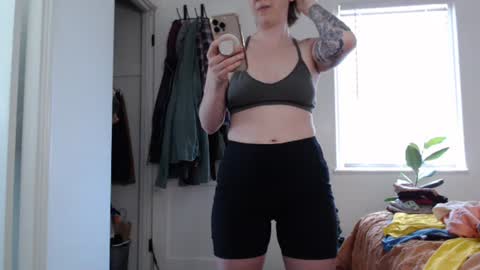 Snapshot of ellierowyn chatting on 15, 6, 2026 Ellie Rowyn online show from 15, 6, 2026