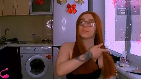 Snapshot of ellies_8 chatting on 4, 2, 2025 Ellie online show from 4, 2, 2025