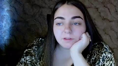 Snapshot of ellies_8 chatting on 13, 9, 2025 Ellie online show from 13, 9, 2025