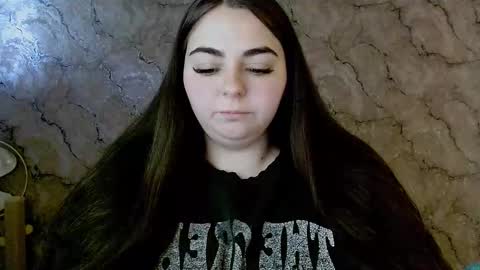 Snapshot of ellies_8 chatting on 28, 9, 2025 Ellie online show from 28, 9, 2025
