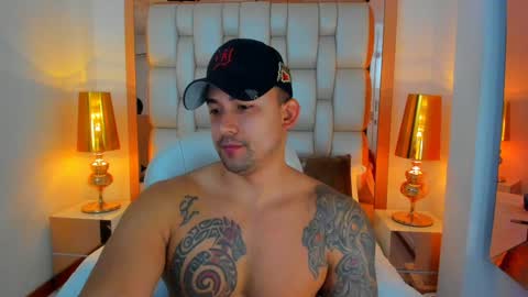 Snapshot of elliott_veelez chatting on 15, 12, 2024 E L L I O T V E L E Z online show from 15, 12, 2024