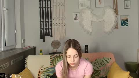 elly_ary online show from 13, 12, 2025