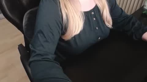 Elly online show from 18, 10, 2025