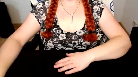 Elly online show from 12, 7, 2026
