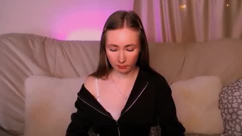 Snapshot of ellycolins_ chatting on 1, 2, 2026 Elly online show from 1, 2, 2026