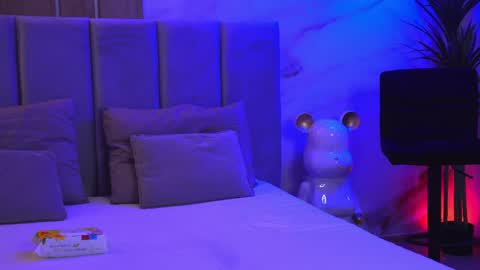 Elly online show from 4, 4, 2026