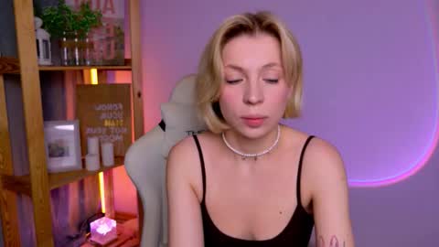 Elly online show from 30, 11, 2025