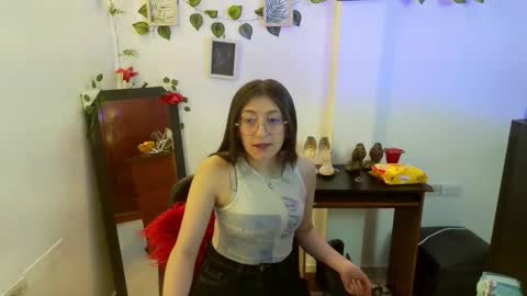 Snapshot of eloisdeangelis chatting on 3, 10, 2025 ela online show from 3, 10, 2025