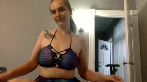 Snapshot of elove201435 chatting on 10, 7, 2026 Daddy Emmy online show from 10, 7, 2026