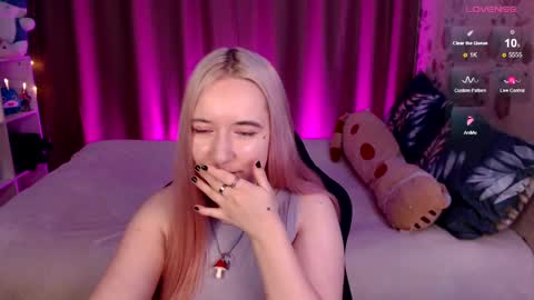 Snapshot of elovinora chatting on 18, 12, 2024 Ela give me a thumbs up if you like it and this is important for the development of the account online show from 18, 12, 2024