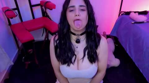 elowen_halley1 online show from 16, 2, 2026