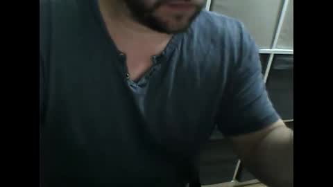 Snapshot of elpeladilla chatting on 8, 1, 2025 elpeladilla online show from 8, 1, 2025