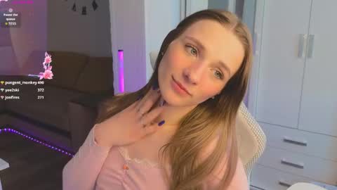 elsa_cute1 online show from 9, 4, 2026
