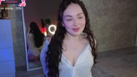 Snapshot of elusive_mia chatting on 16, 6, 2026 Mia 3 online show from 16, 6, 2026