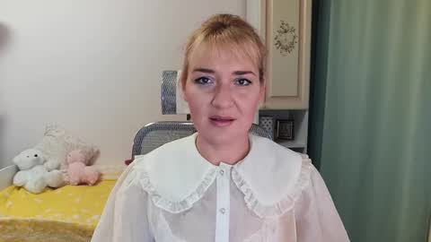 Elvira online show from 6, 12, 2024