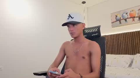 Snapshot of elvis_herreravg chatting on 7, 8, 2026 Elvis online show from 7, 8, 2026