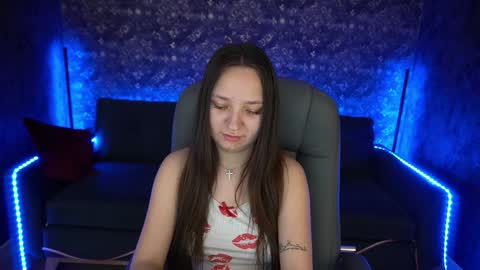 Snapshot of elyslunar_ chatting on 5, 2, 2025 Call me Elis online show from 5, 2, 2025